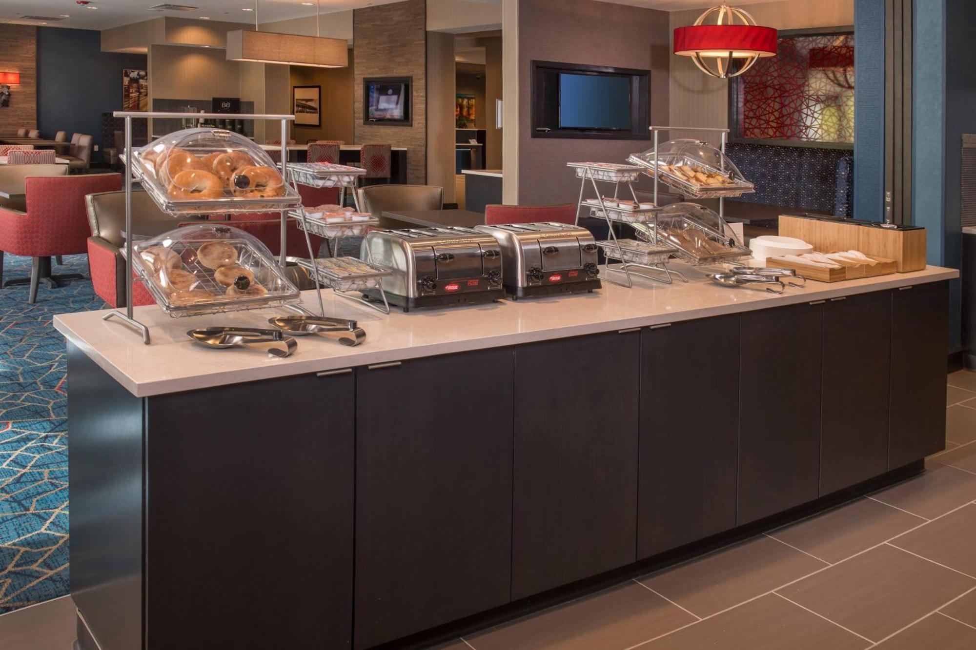 Towneplace Suites By Marriott Altoona Exterior foto
