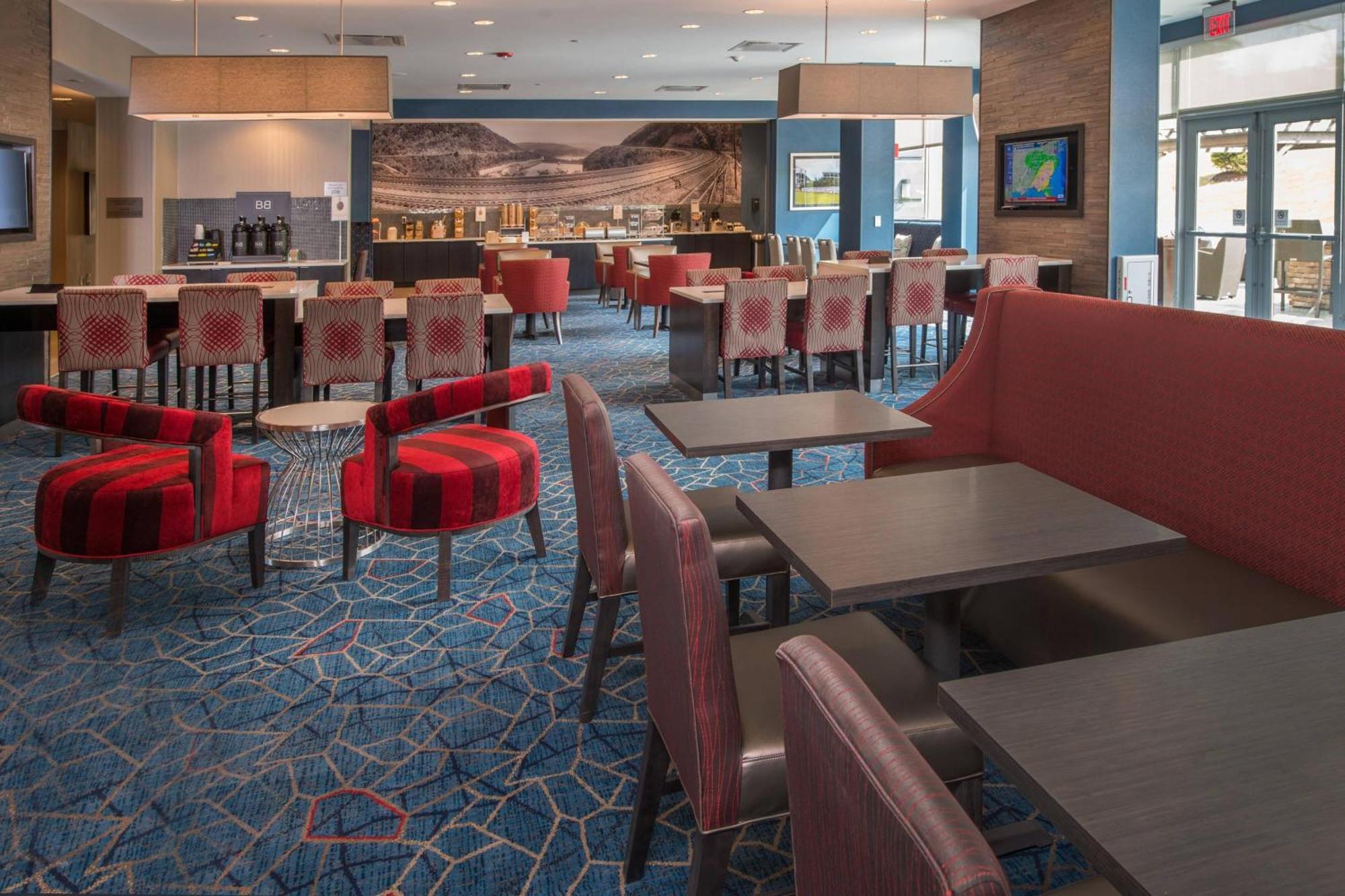 Towneplace Suites By Marriott Altoona Exterior foto