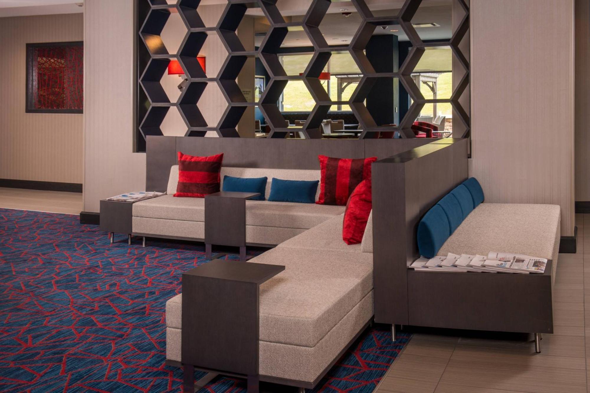 Towneplace Suites By Marriott Altoona Exterior foto